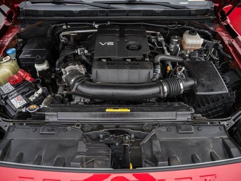 Used 2023 Nissan Frontier SV w/ Technology Package image 18