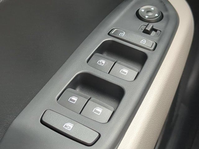 Used 2026 Hyundai Venue SEL FWD image 23