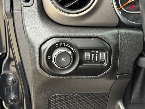 Used 2021 Jeep Wrangler Unlimited Sport image 17