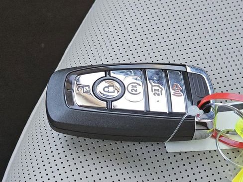 New 2026 Lincoln Corsair Premiere image 23