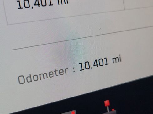 Used 2025 Tesla Cybertruck AWD Crew Cab image 9