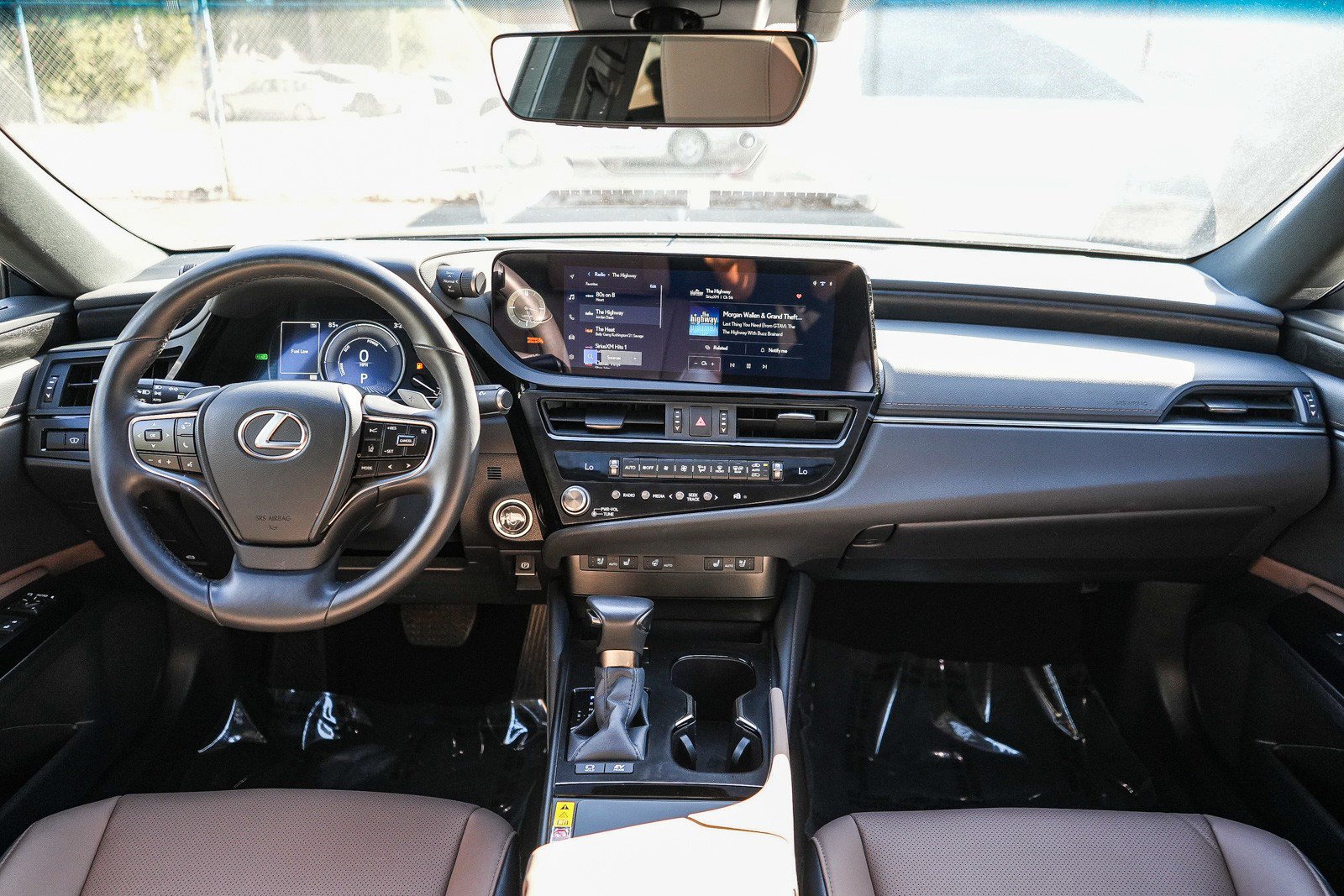 Used 2025 Lexus ES 300h w/ Premium Package FWD image 12