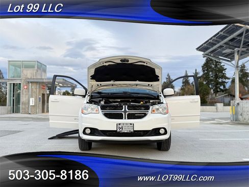 Used 2011 Dodge Grand Caravan Crew image 35