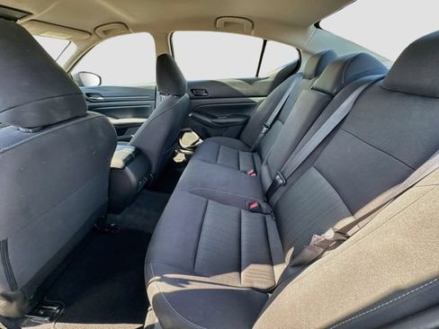 Used 2025 Nissan Altima 2.5 SV FWD image 22