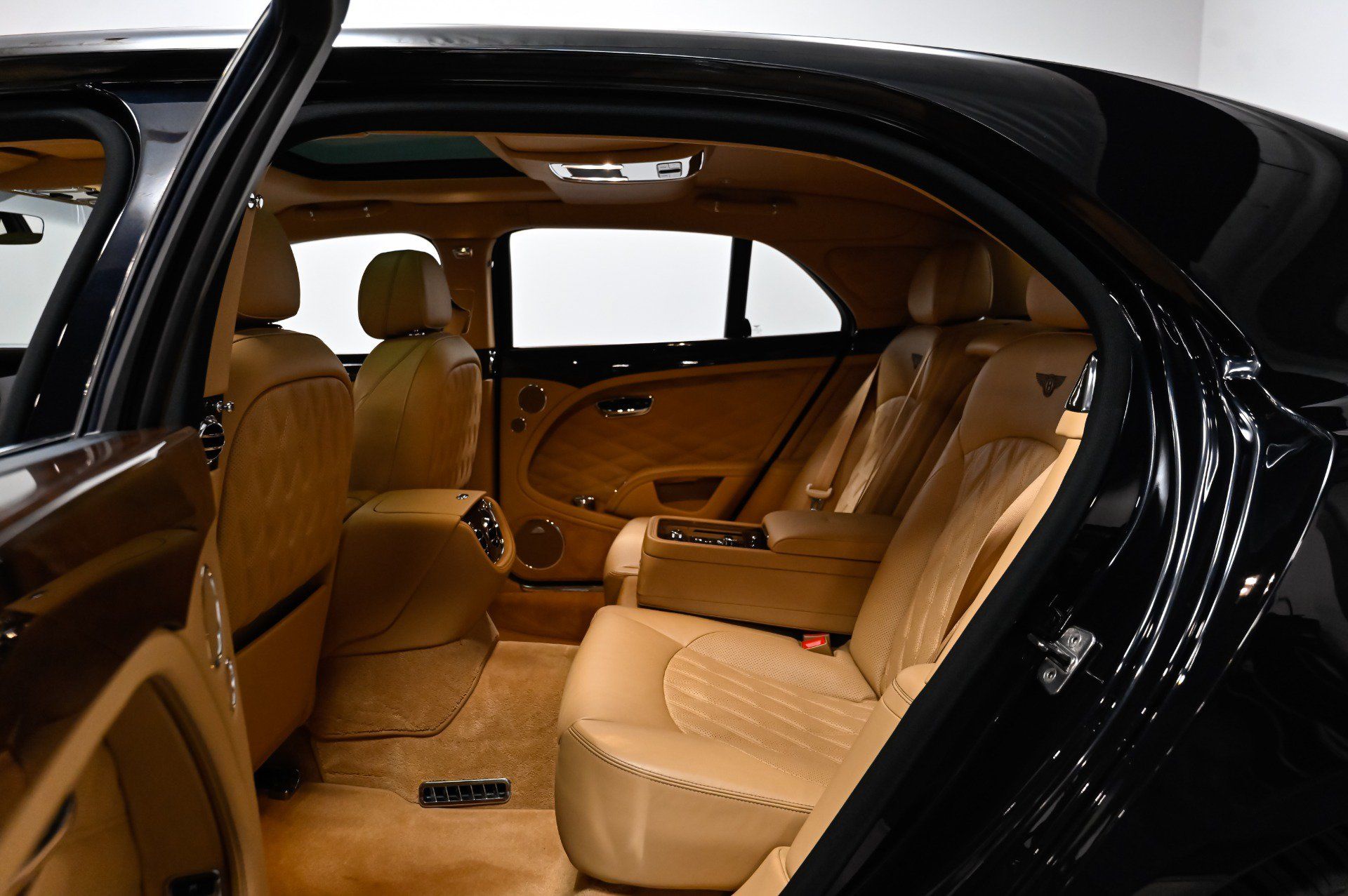 Used 2017 Bentley Mulsanne RWD image 27