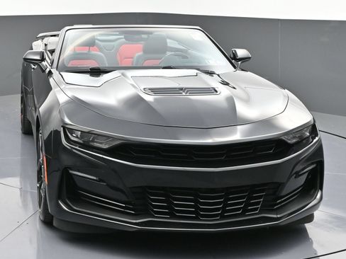 Used 2021 Chevrolet Camaro SS RWD image 2