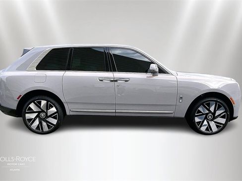 Used 2026 Rolls-Royce Cullinan image 6