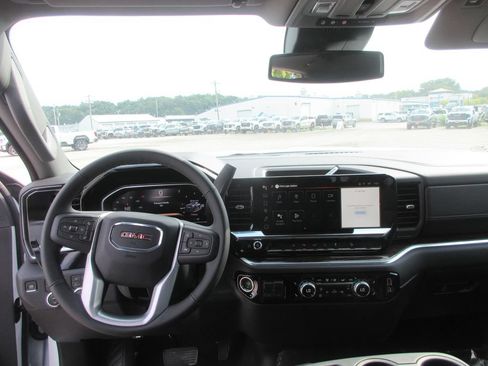 New 2026 GMC Sierra 2500 SLE w/ SLE Value Package; AWD/4WD image 16