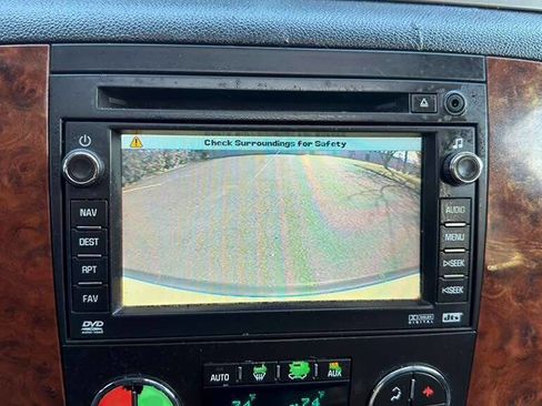 Used 2007 Chevrolet Tahoe LTZ w/ LTZ Preferred Equipment Group AWD/4WD image 33