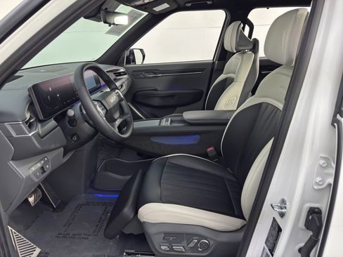 Used 2024 Kia EV9 GT-Line image 17