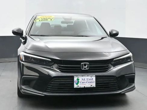 Used 2022 Honda Civic Sport image 3