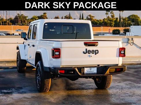 New 2025 Jeep Gladiator Sport image 7