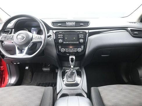 Used 2018 Nissan Rogue Sport SV w/ SV All-Weather Package image 28