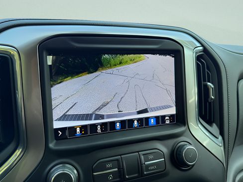 Used 2022 Chevrolet Silverado 2500 LTZ w/ Z71 Chrome Sport Edition AWD/4WD image 12