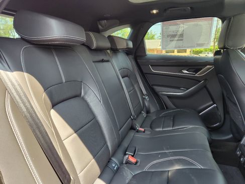 Used 2024 Jaguar F-PACE R-Dynamic S image 9