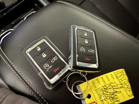 Used 2023 Jeep Grand Cherokee 4WD 4xe w/ Luxury Tech Group II image 24