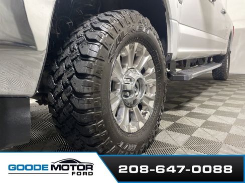 Used 2017 Ford F250 Lariat w/ Chrome Package AWD/4WD image 27