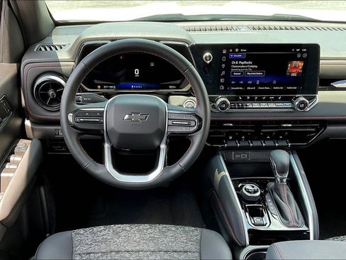 Used 2024 Chevrolet Colorado Z71 w/ Z71 Convenience Package 2 image 5