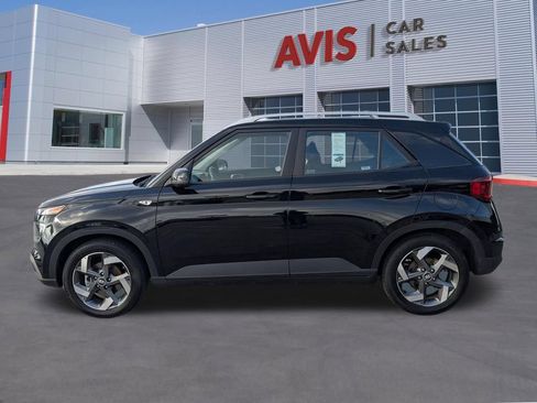 Used 2025 Hyundai Venue SEL FWD image 7