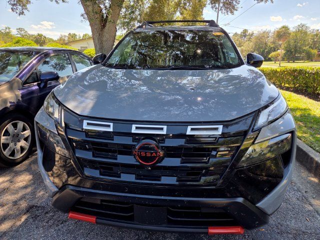 Used 2025 Nissan Rogue SV AWD/4WD image 2