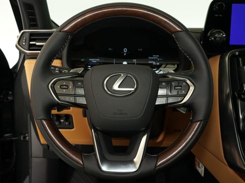 Used 2026 Lexus LX 700h Luxury AWD/4WD image 12
