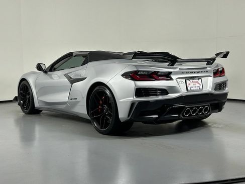 Used 2026 Chevrolet Corvette Z06 RWD image 3