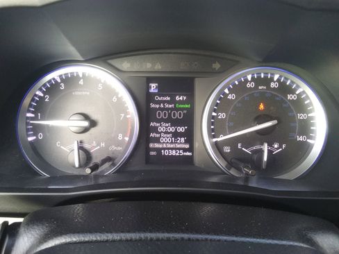 Used 2017 Toyota Highlander AWD V6 image 18