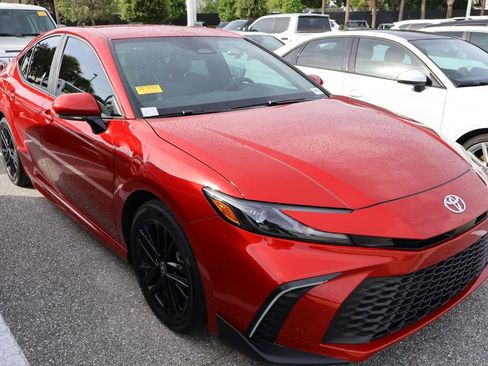 Used 2026 Toyota Camry SE FWD image 6