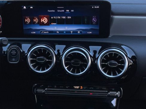 Used 2025 Mercedes-Benz CLA 250 image 17