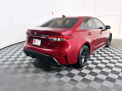 Used 2024 Toyota Corolla SE FWD image 3