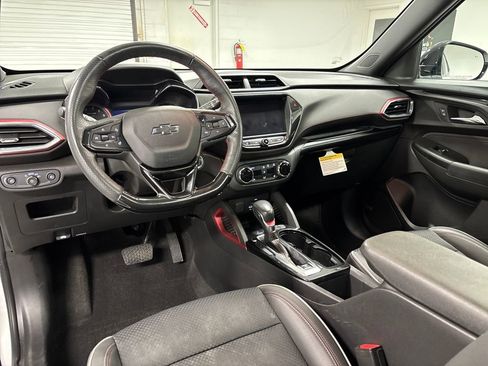 Used 2022 Chevrolet TrailBlazer RS w/ Sun and Liftgate Package image 27