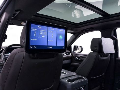 Used 2021 GMC Yukon XL Denali w/ Denali Premium Package image 10