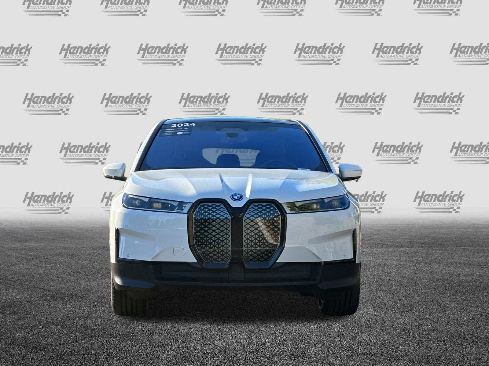 Used 2024 BMW iX xDrive50 w/ Premium Package AWD/4WD image 10
