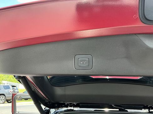 Used 2023 Chevrolet TrailBlazer RS w/ Sun and Liftgate Package FWD image 30