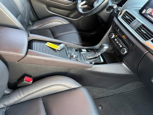 Used 2018 MAZDA MAZDA3 Touring image 22