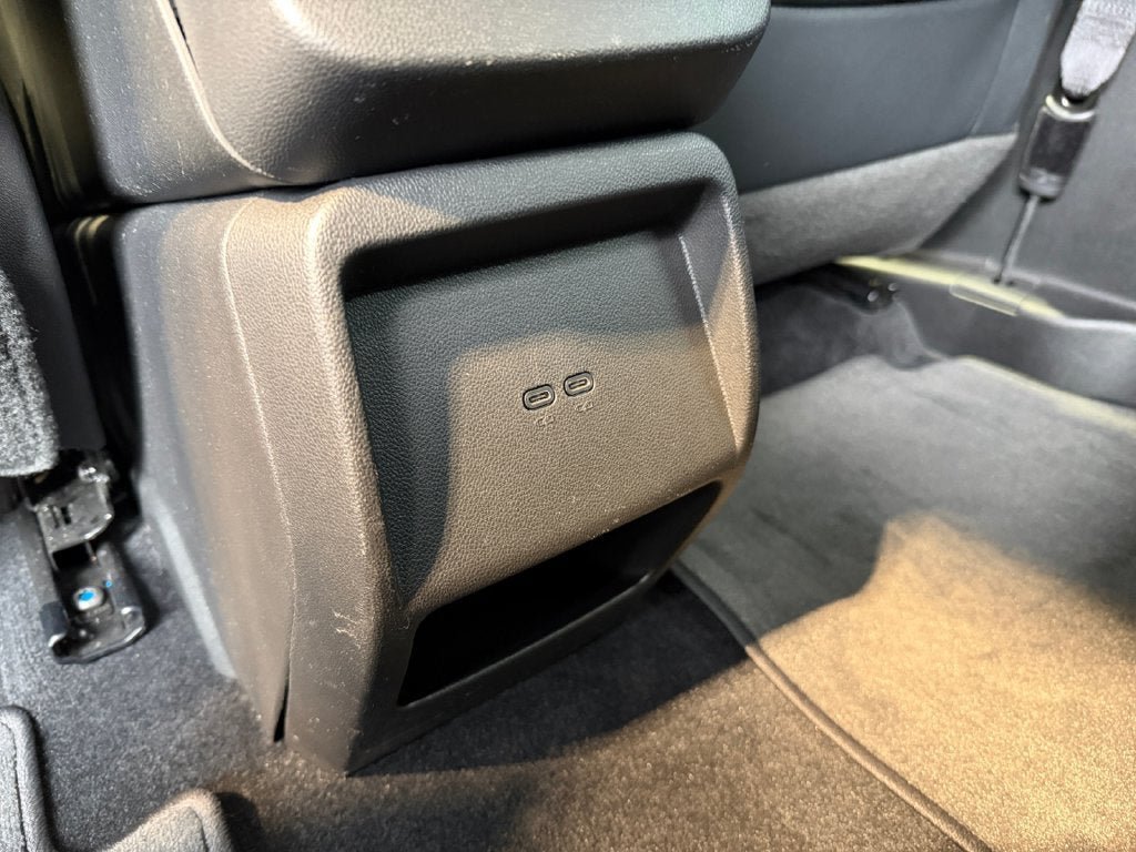 Used 2024 Chevrolet Equinox EV RS FWD image 33