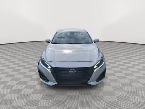 Used 2023 Nissan Altima 2.5 SV image 3