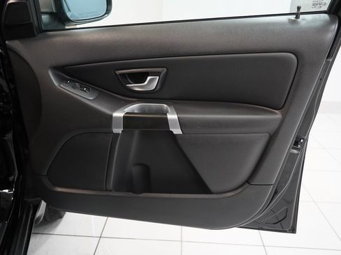 Used 2013 Volvo XC90 3.2 image 31