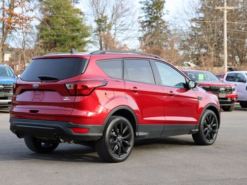 Used 2019 Ford Escape SE image 5