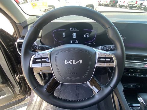 Used 2025 Kia Telluride LX FWD image 25