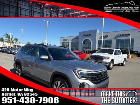 Used 2024 Volkswagen Atlas SE AWD/4WD image 1