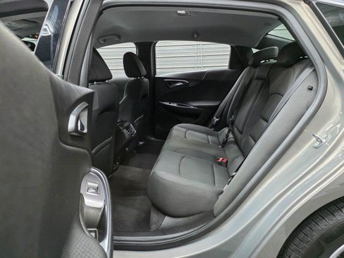 Used 2017 Chevrolet Malibu LT FWD image 16