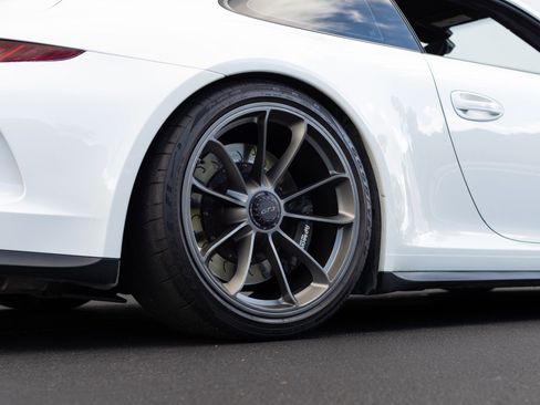 Used 2015 Porsche 911 GT3 image 17