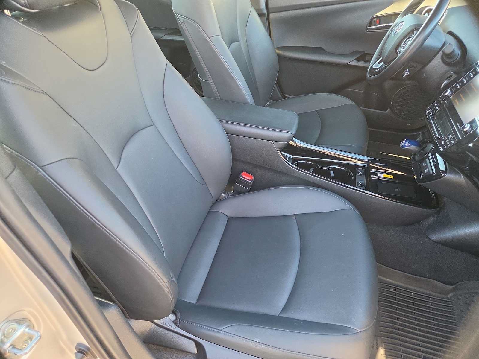 Used 2022 Toyota Prius XLE w/ Advanced Technology Package AWD/4WD image 20
