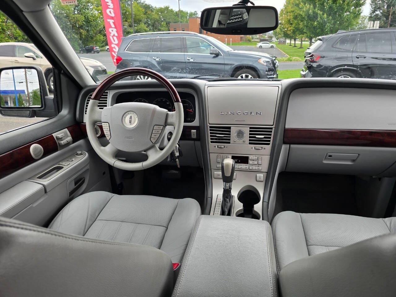 Used 2005 Lincoln Aviator AWD image 38
