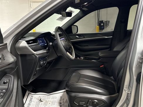 Used 2025 Jeep Grand Cherokee Limited 4xe image 20