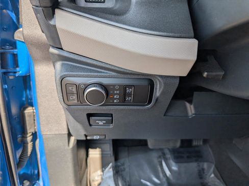 Used 2024 Ford Bronco Wildtrak image 29