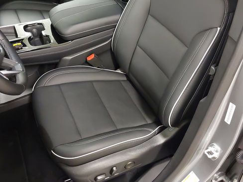 Used 2025 Buick Enclave Preferred image 22