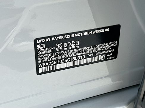 Certified 2025 BMW 740i w/ Premium Package RWD image 36