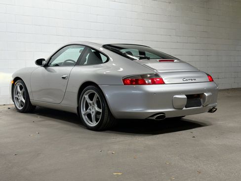 Used 2004 Porsche 911 Carrera image 3